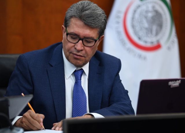 Confirma Monreal disposición a separarse de su cargo