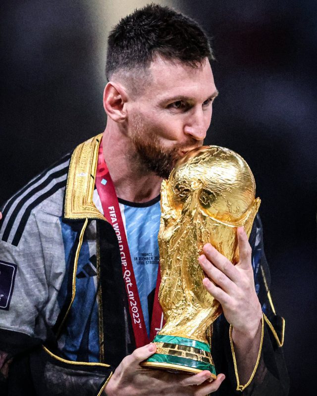 El padre de Messi dice que a su hijo le gustaría volver a Barcelona