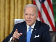 Exmédico presidencial acusa a Biden de no estar mental ni físicamente capacitado
