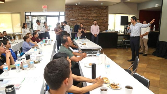 Capacitan a prestadores de servicios turísticos de Hermosillo Secretario de Turismo de Sonora, Roberto Gradillas Pineda