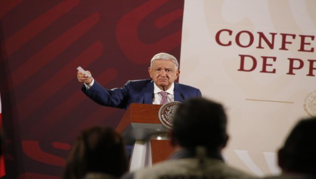 AMLO analiza vetar la Ley General de Comunicación Social