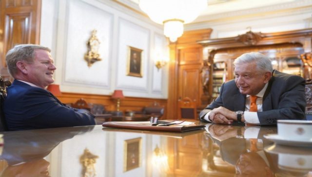 Sostiene reunión AMLO con embajador de Canadá