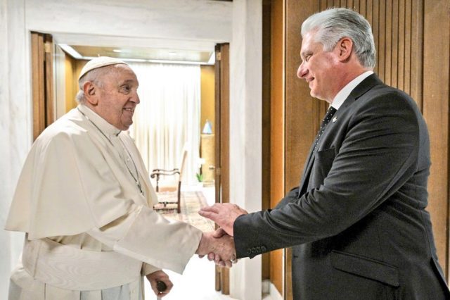 Papa Francisco se reúne con Díaz-Canel