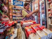 Ventas al menudeo sorprenden positivamente en abril