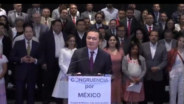 Miguel Ángel Osorio Chong, Claudia Ruiz Massieu, Eruviel Ávila y Nuvia Mayorga fuera del PRI