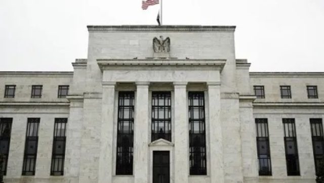Podría FED elevar réditos en 25 puntos base