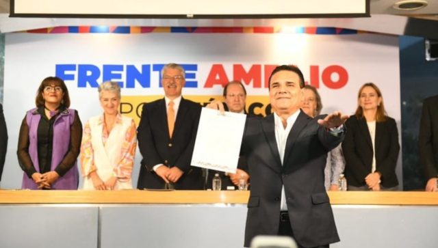 Silvano Aureoles, exgobernador de Michoacán, se suma a la carrera por la candidatura de oposición