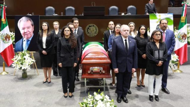 Rinden homenaje luctuoso a Porfirio Muñoz Ledo en la Cámara de Diputados