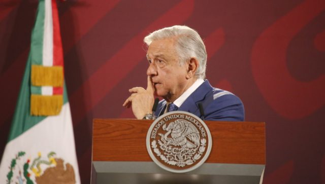 AMLO expone contratos de empresas de Xóchitl Gálvez con dependencias gubernamentales