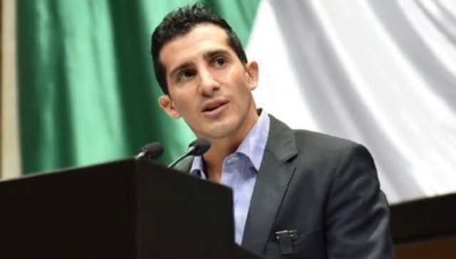Rommel Pacheco alza la mano para gubernatura de Yucatán