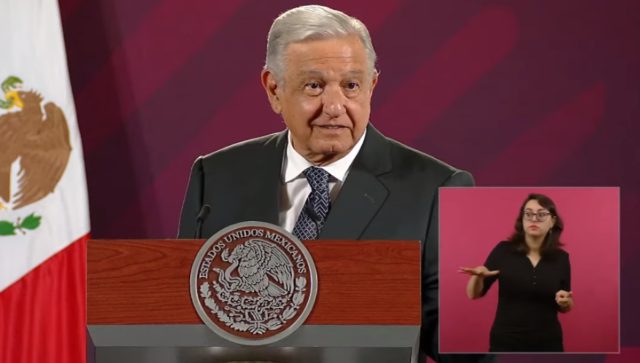 AMLO vuelve a darle la vuelta al INE: menciona a Xóchitl Gálvez sin decir su nombre