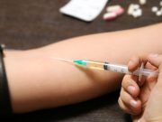 Advierten sobre los peligros de las drogas inyectadas: pueden causar hepatitis C