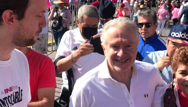 ¿Sí o no dejará Santiago Creel su cargo en la Cámara de Diputados?