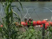 “Barrera flotante” genera tensiones en la relación entre México y Texas