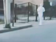 Misterioso hombre de blanco es captado en Coacalco