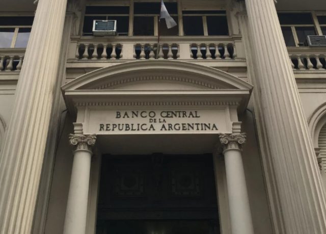 Devaluación y restricciones tras las PASO, donde Javier Milei fue el más votado
