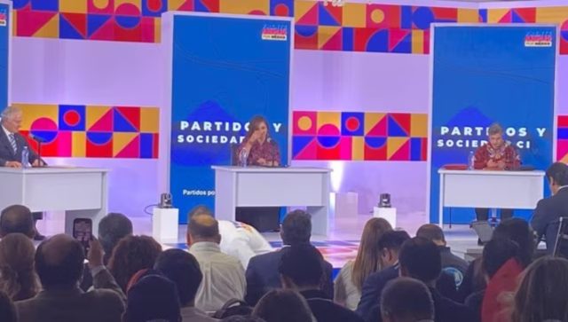 Se llevó a cabo el segundo debate del FAM, en Durango