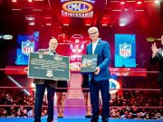 NFL otorga al CMLL una placa conmemorativa por su 90 aniversario