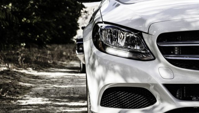 Amazon y BMW se unen para desarrollar funciones de conducción autónoma