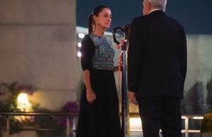 Claudia Sheinbaum recibió el bastón de mando de Morena de la mano de AMLO