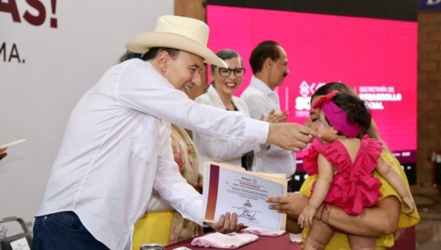 Entregan programas sociales y educativos en el sur de Sonora