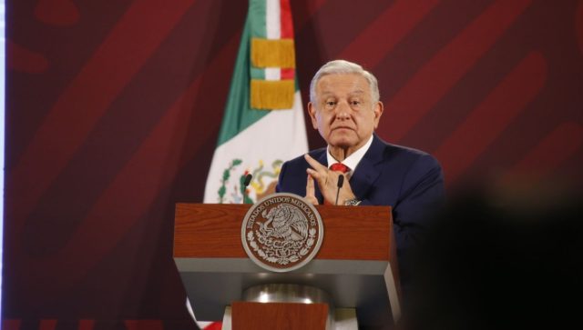 AMLO: “Paquete Económico 2024 no va a endeudar al país”