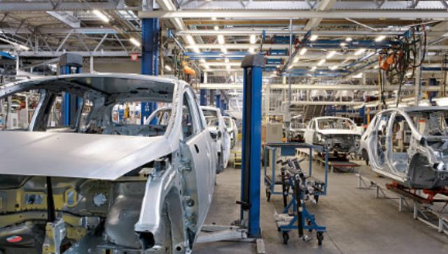Detiene Ford construcción de planta de vehículos eléctricos en Michigan
