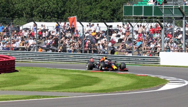Qué factores ayudaron en la victoria de Red Bull en el Gran Premio de Constructores