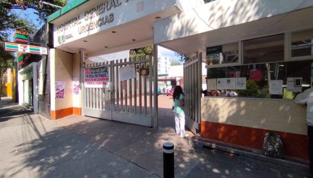Usuarios denuncian negligencia en el Hospital General de Xoco: Señalan falta de material y de personal