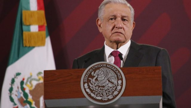 Dólar seguirá siendo moneda de referencia ante posible desdolarización de BRICS: AMLO