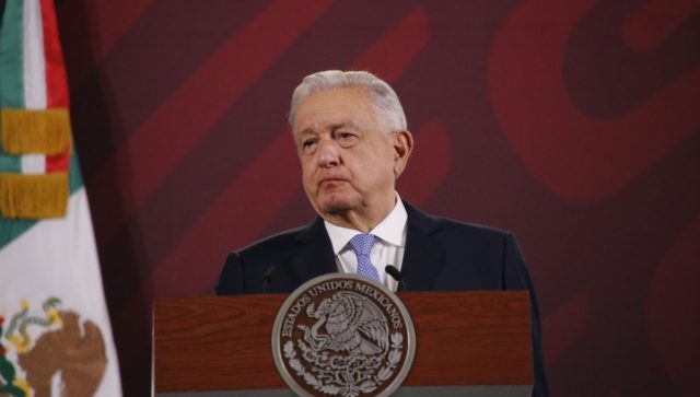 López Obrador se vacuna contra Covid-19 e influenza en la mañanera