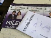 Swifties y Armys irrumpen campaña presidencial de Javier Milei