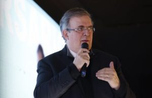 Ebrard sigue con Morena, pero denuncia irregularidades en la selección de Sheinbaum