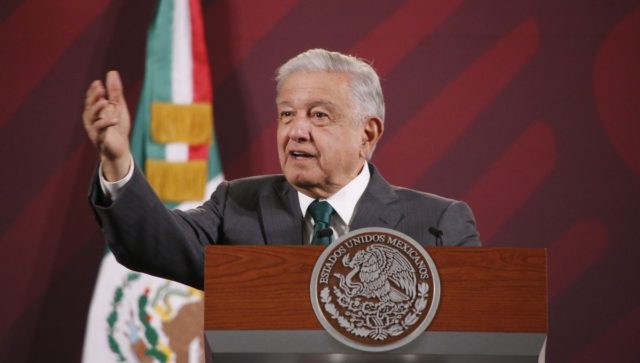 AMLO acusa a oposición de lucrar con las tragedias mediante propaganda política
