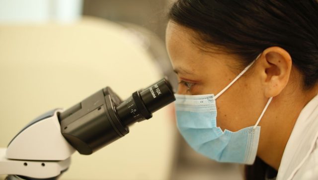 Mujeres siguen subrepresentadas en la ciencia, alerta AMIIF