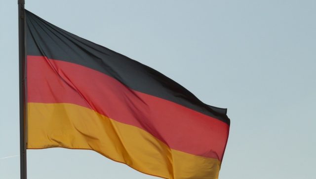 Alemania desalienta a inmigrantes con menos apoyo económico