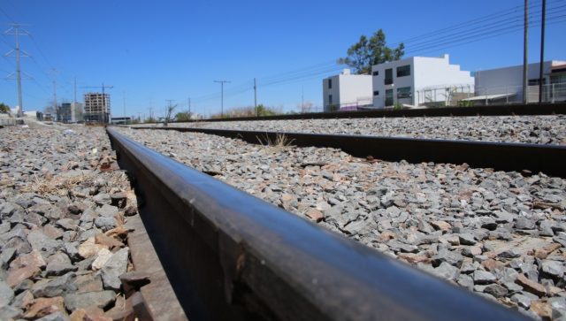 ¿Por qué AMLO apuesta por los trenes de pasajeros?