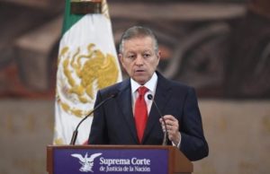 No va por “carga”, va para apoyar a Sheinbaum, asegura Zaldívar tras su renuncia