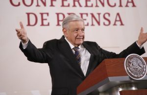 AMLO celebra su cumpleaños en Sonora y el gobernador Alfonso Durazo lo felicita