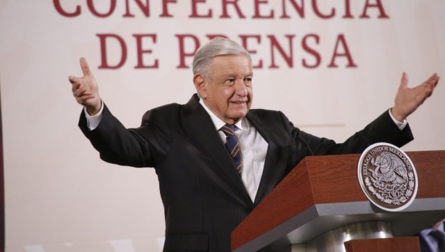 AMLO celebra su cumpleaños en Sonora y el gobernador Alfonso Durazo lo felicita
