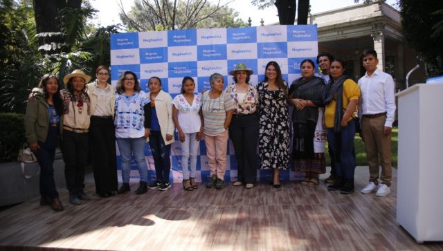 Empoderamiento femenino: Conquistando espacios y elevando voces con herramientas digitales