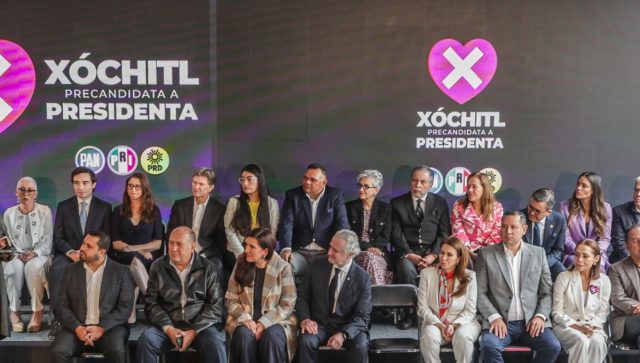 Xóchitl Gálvez presentó a los 22 miembros que conformarán su equipo de precampaña