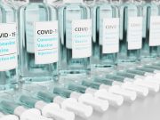 Largas filas para comprar la vacuna de Pfizer en Ciudad de México
