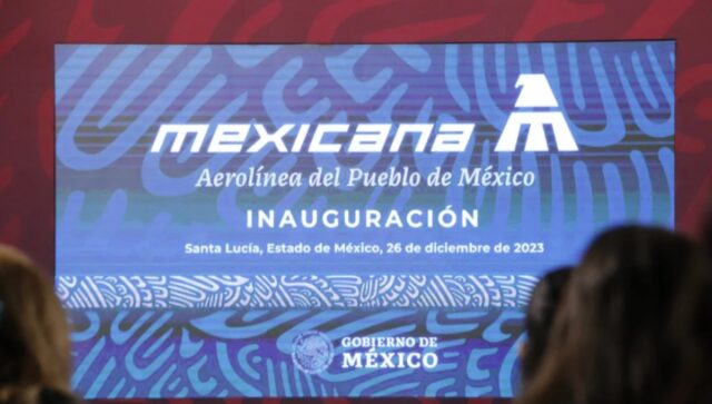 AMLO celebra el despegue de Mexicana de Aviación