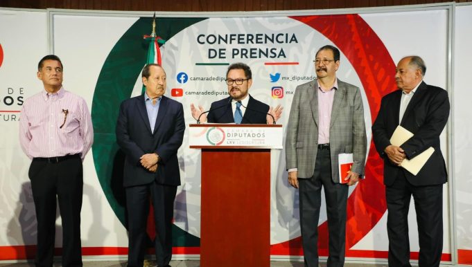 Presentando modificaciones a la reforma judicial