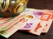 El peso mexicano amanece con ligera pérdida Dinero y pesos mexicanos