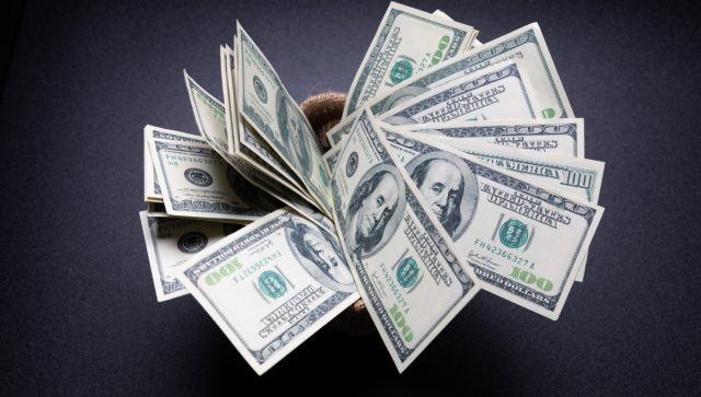El dólar supera la barrera de los 20 pesos Precio del dólar