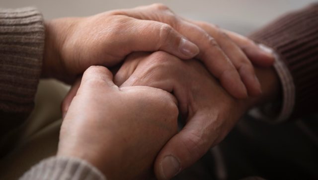Senadores impulsan permisos laborales para el cuidado de adultos mayores Reforma en apoyo Adultos mayores