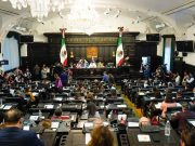 Trabajadores del PGF bloquearon el acceso al Senado Sesión en la sala Xicoténcatl