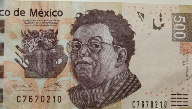 Precio del dólar al instante: Peso mexicano cierra positivo Billete de 500 pesos mexicanos